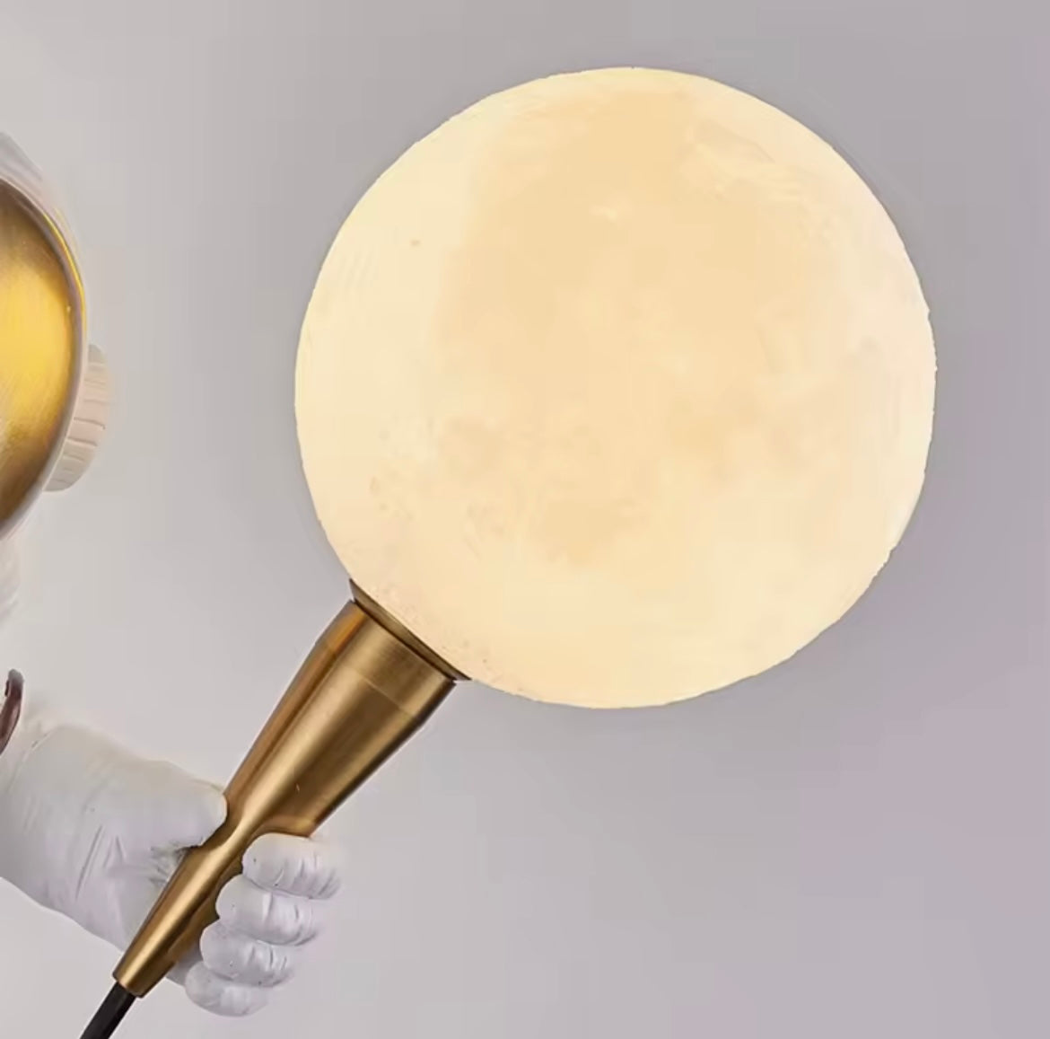 Astronaut children's room wall lamp